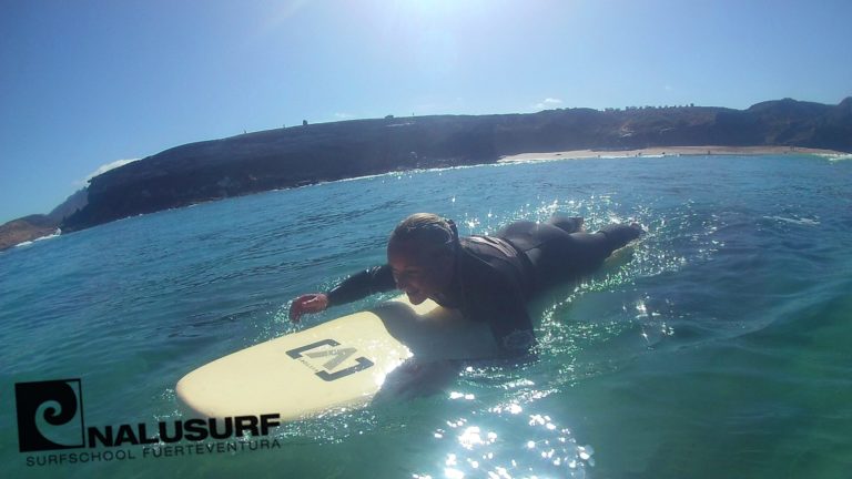 Surfkurs Fuerteventura, surfen lernen, wellenreiten lernen auf Fuerteventura bei Nalusurf Surfschool Fuerteventura