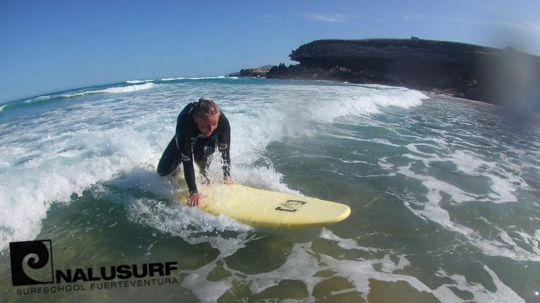 Surfkurs Fuerteventura, surfen lernen, wellenreiten lernen auf Fuerteventura bei Nalusurf Surfschool Fuerteventura
