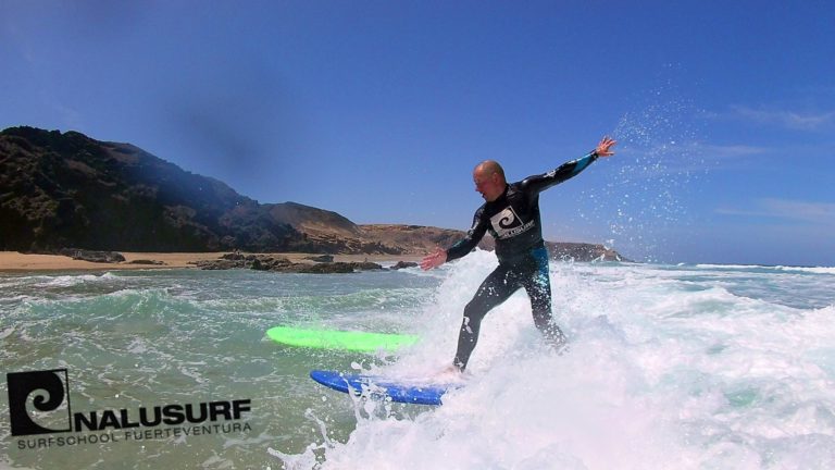 Surfkurs Fuerteventura, surfen lernen, wellenreiten lernen auf Fuerteventura bei Nalusurf Surfschool Fuerteventura