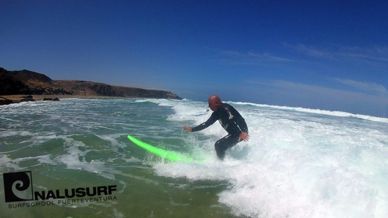 Surfkurs Fuerteventura, surfen lernen, wellenreiten lernen auf Fuerteventura bei Nalusurf Surfschool Fuerteventura