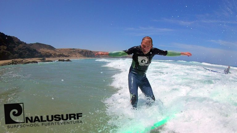 Surfkurs Fuerteventura, surfen lernen, wellenreiten lernen auf Fuerteventura bei Nalusurf Surfschool Fuerteventura