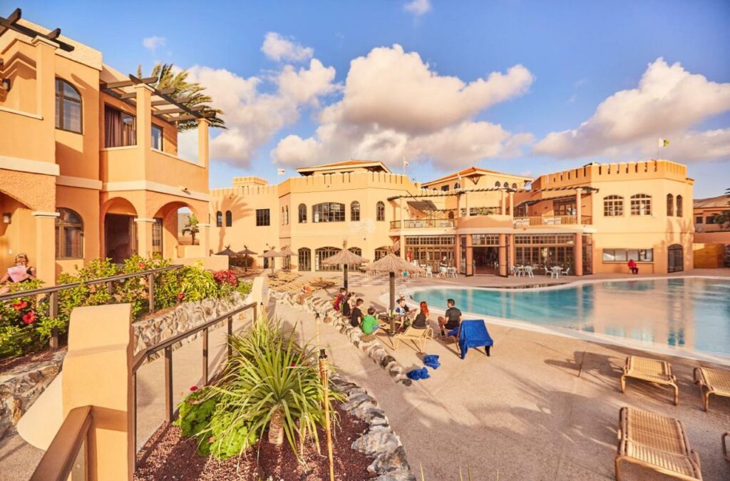 Bakour Fuerteventura Surfcamp Hotel La Pared